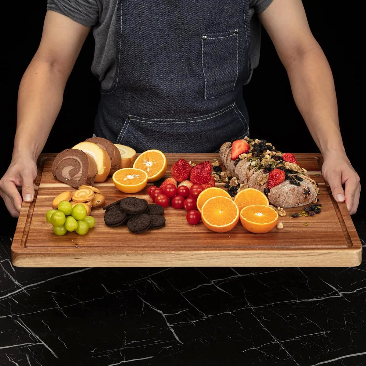 Twister CK Acacia Wood Cutting Board With Side Handles